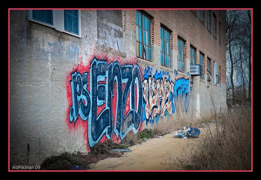 IMAGE: http://i201.photobucket.com/albums/aa129/AtlPikMan/D300/Photo%20Walk/DSC_5988.jpg