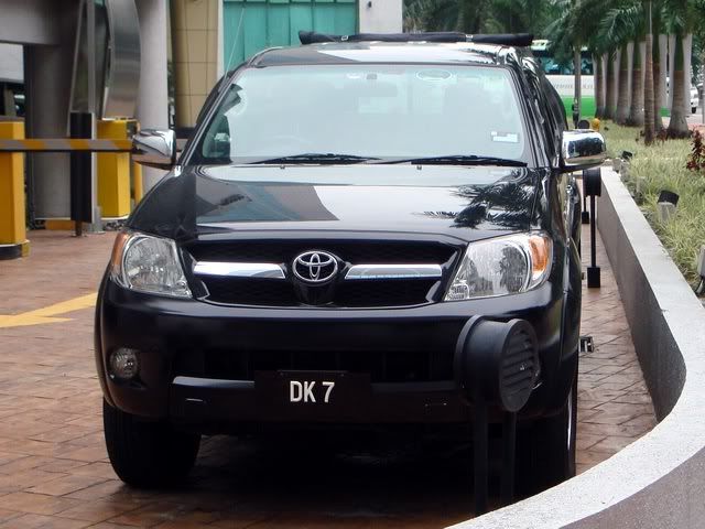 toyota hilux 2010 black. DK 7 - Toyota Hilux