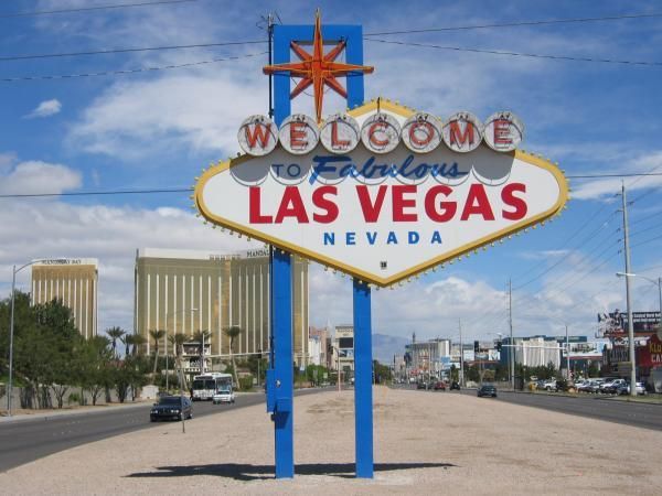 LasVegas_Strip_Sign_B_zpsce08a619.jpg