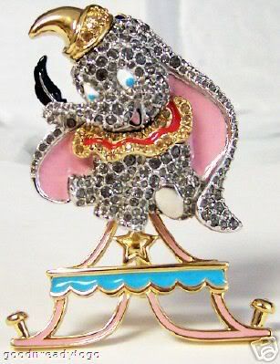 DISNEY DUMBO SWAROVSKI PIN BROOCH EASEL SET LE 1000 PIN ON EASEL FRONT