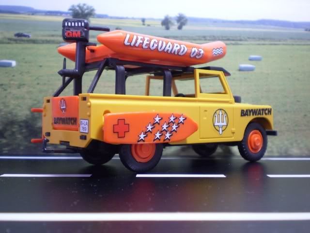 Land - Rover Defender Baywatch