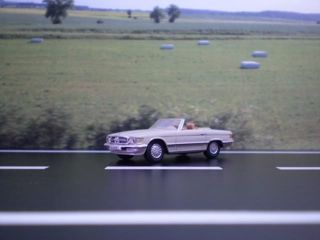 Mercedes - Benz 560 SL