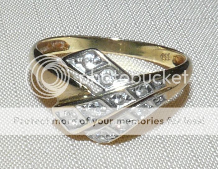 RING 333 GOLD mit GLITZERNDEN STEINEN Gr. 60   19 mm